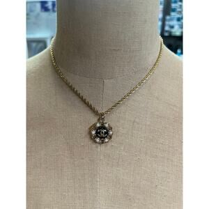 CC Style Pearl Pendant Necklace – Gold Tone | Designer-Inspired